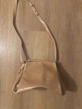 Crossbody handbag